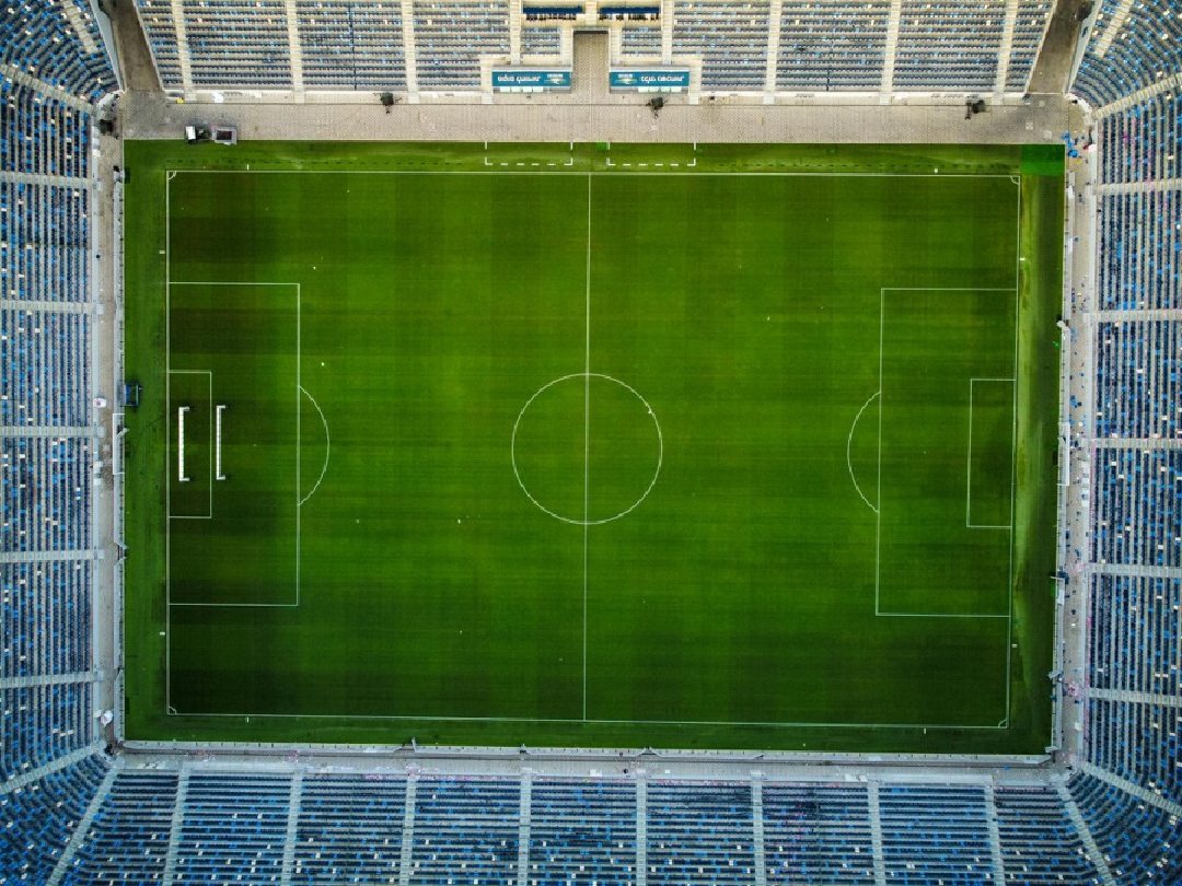 images/pitch_football_2d.jpg